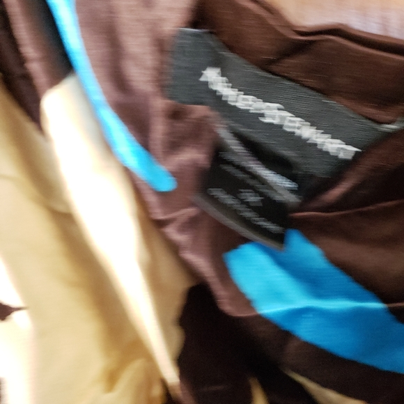 Top - Picture 3 of 4